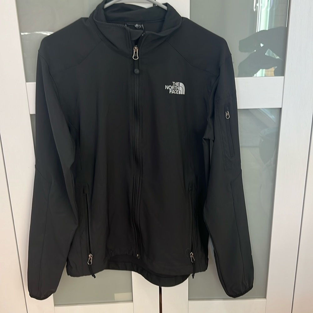 Northface women’s windbreaker jacket